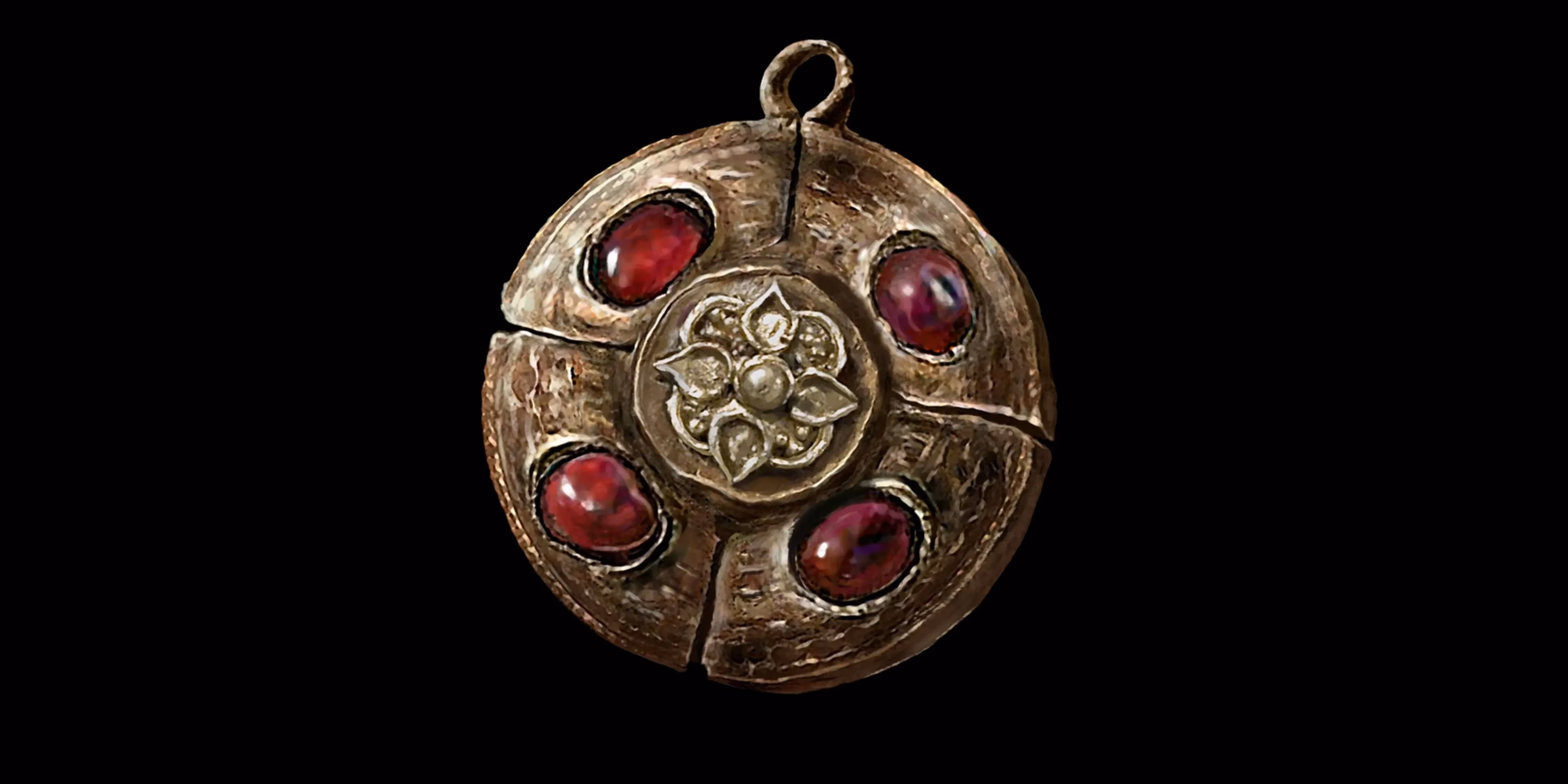 my-journey-begins-choosing-a-keepsake-in-the-lands-between-image-0